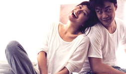 床吻视频,揭秘浪漫床戏背后的情感纠葛